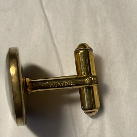 Vintage cuff links Goya image of Manuel Osiris Austria gold tone set of two - Picture 6 of 9